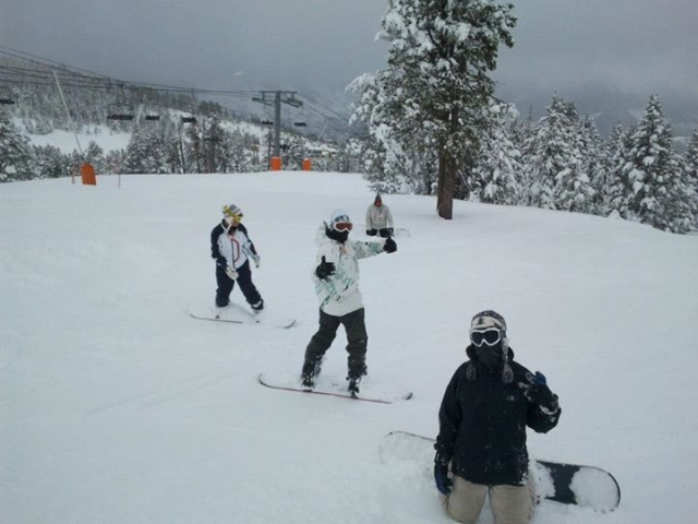 étudiants en snowboard